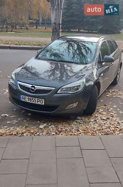 Універсал Opel Astra 2011 в Кривому Розі