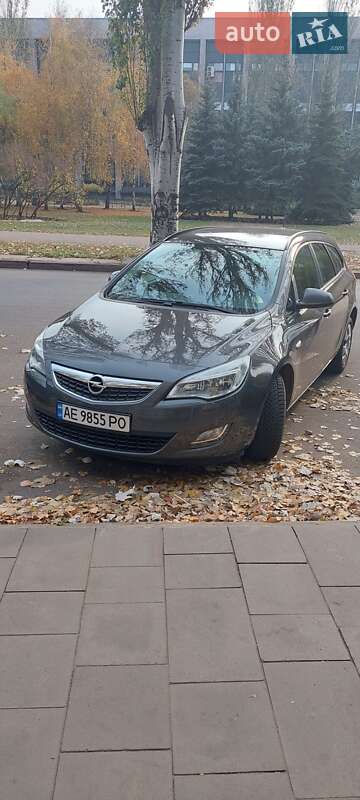 Opel Astra 2011