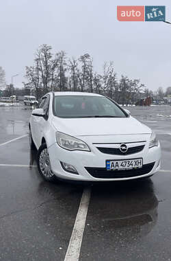 Универсал Opel Astra 2010 в Киеве