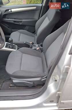 Универсал Opel Astra 2007 в Хусте