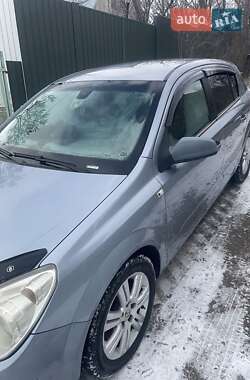 Хэтчбек Opel Astra 2007 в 