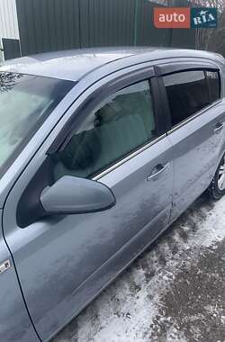 Хэтчбек Opel Astra 2007 в 