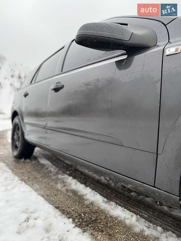 Универсал Opel Astra 2008 в Новом Роздоле