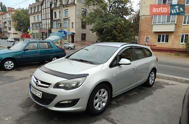 Универсал Opel Astra 2015 в Чернигове