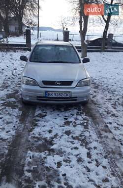 Седан Opel Astra 2004 в Рівному