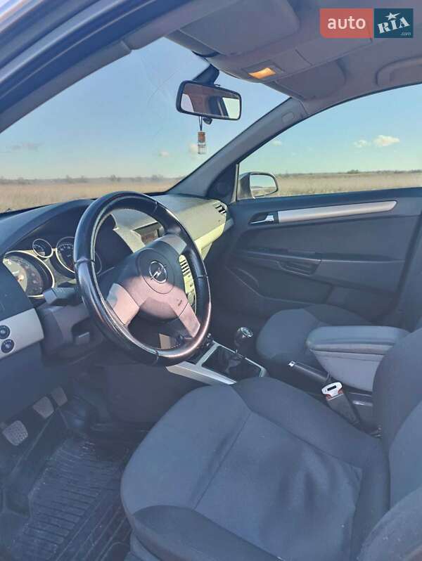 Хэтчбек Opel Astra 2008 в Южном фото 17 Хэтчбек Opel Astra 2008 в Южном