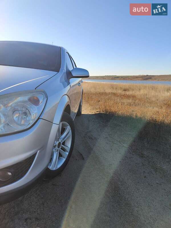 Хэтчбек Opel Astra 2008 в Южном фото 10 Хэтчбек Opel Astra 2008 в Южном
