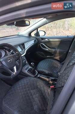 Універсал Opel Astra 2016 в Маневичах