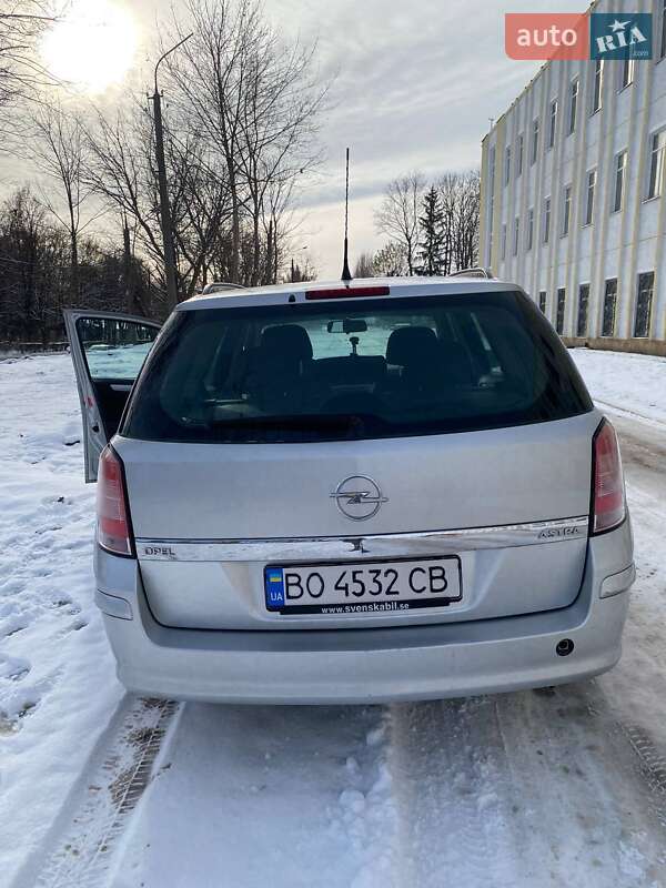 Универсал Opel Astra 2009 в Тернополе