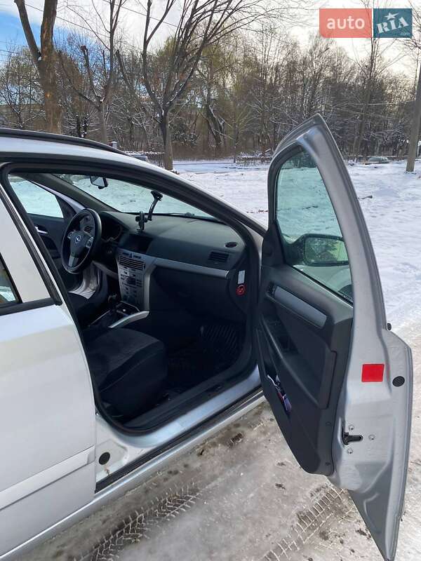 Универсал Opel Astra 2009 в Тернополе