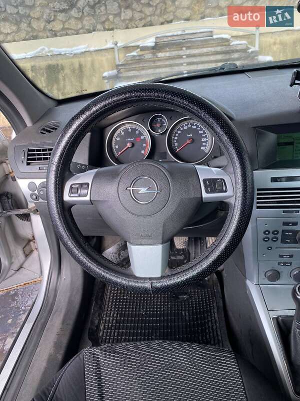 Универсал Opel Astra 2009 в Тернополе