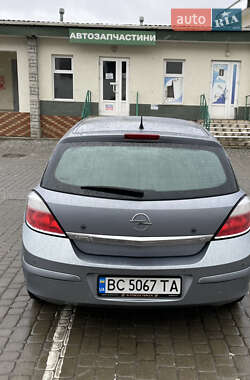 Хетчбек Opel Astra 2004 в Стрию