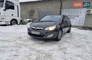 Универсал Opel Astra 2011 в Тернополе