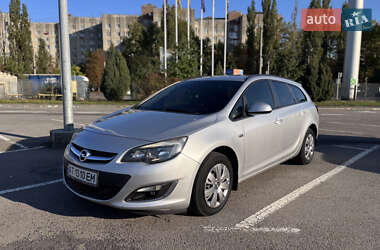 Универсал Opel Astra 2013 в Ивано-Франковске