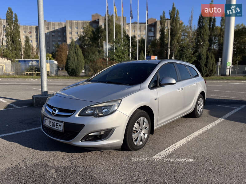 Універсал Opel Astra 2013 в Івано-Франківську