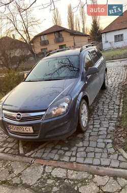 Універсал Opel Astra 2009 в Міжгір'ї