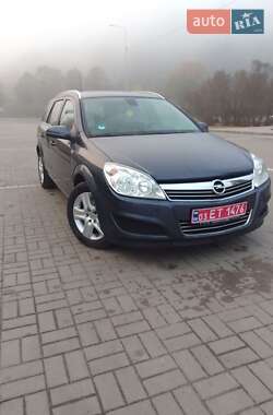 Універсал Opel Astra 2009 в Каневі