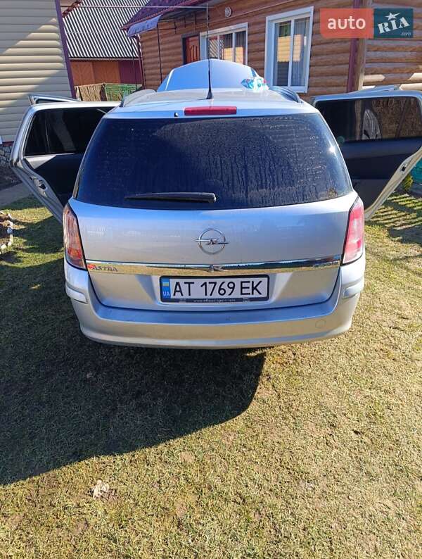 Универсал Opel Astra 2009 в Ивано-Франковске