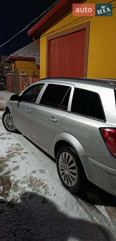 Универсал Opel Astra 2009 в Ивано-Франковске