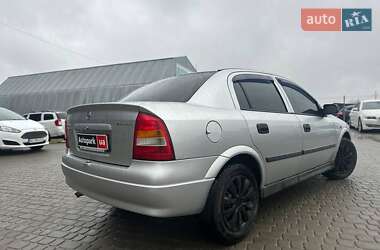 Седан Opel Astra 2006 в Львові