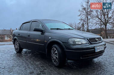 Седан Opel Astra 2008 в Ромнах