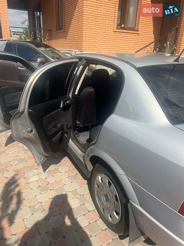 Седан Opel Astra 2007 в Киеве