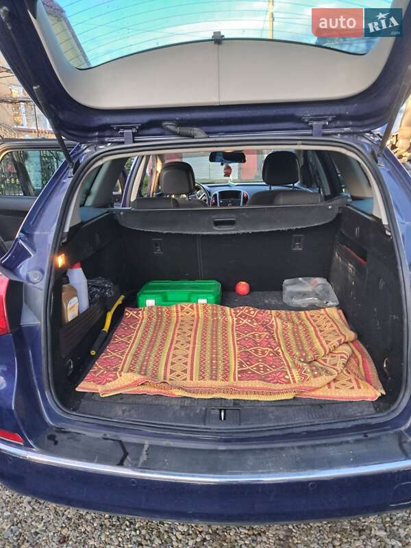 Универсал Opel Astra 2013 в Жидачове