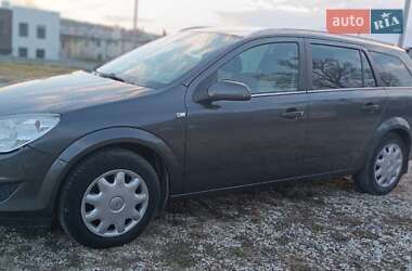 Універсал Opel Astra 2009 в Тернополі