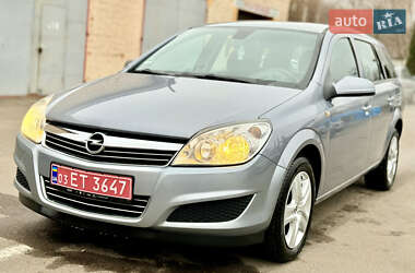 Універсал Opel Astra 2009 в Рівному