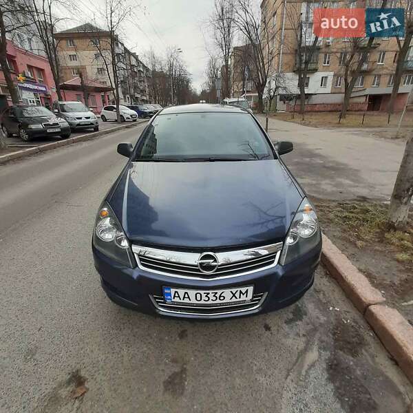 Універсал Opel Astra 2010 в Києві