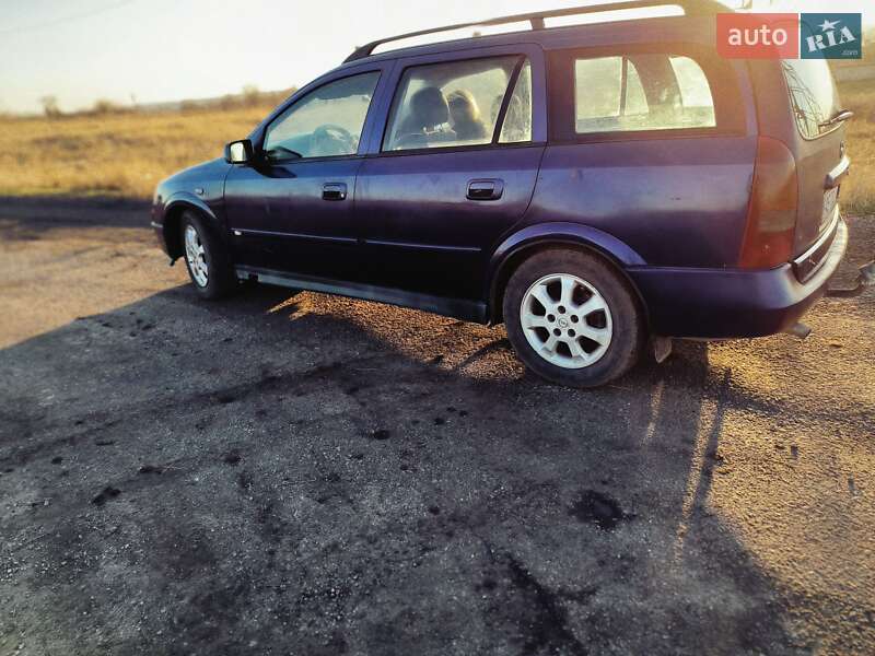 Универсал Opel Astra 2004 в Петриковке