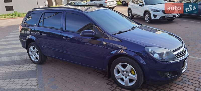 Универсал Opel Astra 2008 в Ивано-Франковске
