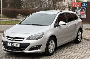 Универсал Opel Astra 2014 в Хмельницком