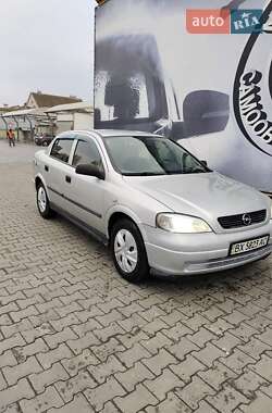 Седан Opel Astra 2005 в Хмельницькому