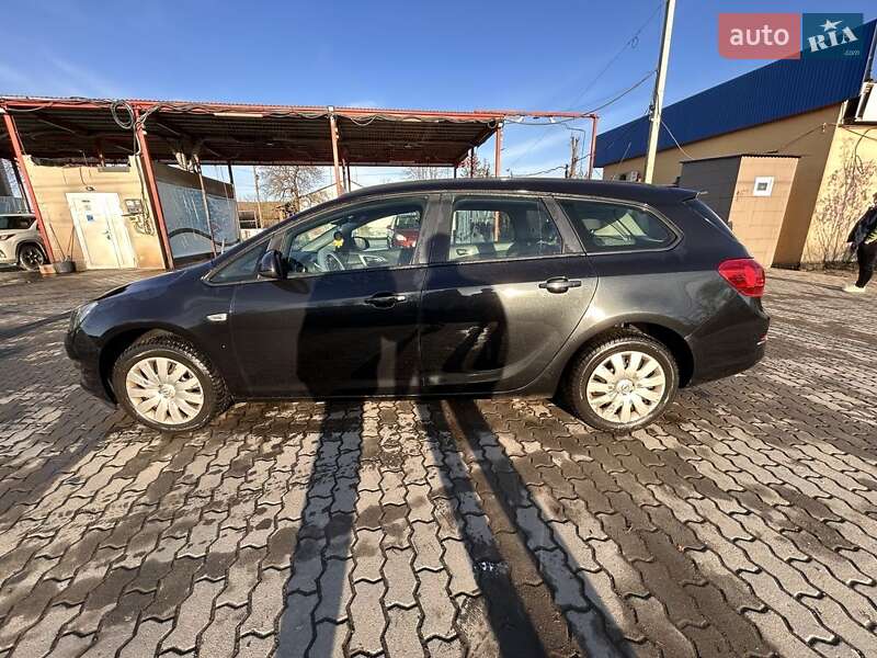Универсал Opel Astra 2013 в Хусте фото 4 Универсал Opel Astra 2013 в Хусте