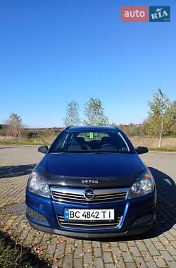 Універсал Opel Astra 2009 в Дрогобичі