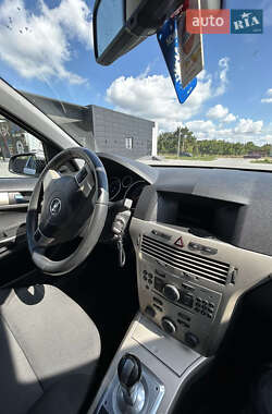Универсал Opel Astra 2007 в 