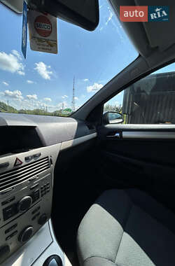 Универсал Opel Astra 2007 в 