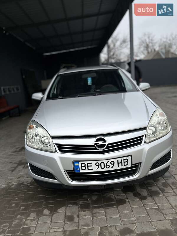 Універсал Opel Astra 2008 в Олександрівці