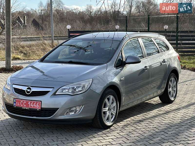 Універсал Opel Astra 2012 в Стрию