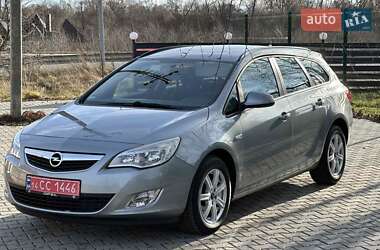 Універсал Opel Astra 2012 в Стрию