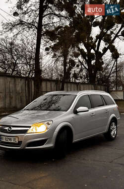 Універсал Opel Astra 2009 в Лубнах