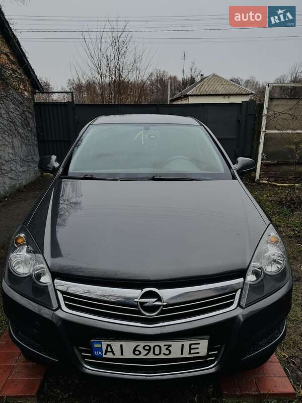 Opel Astra 2012