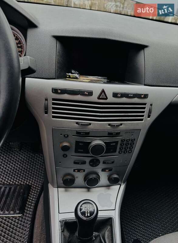 Хетчбек Opel Astra 2012 в Києві