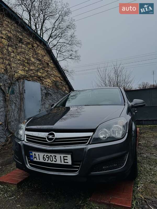 Хетчбек Opel Astra 2012 в Києві