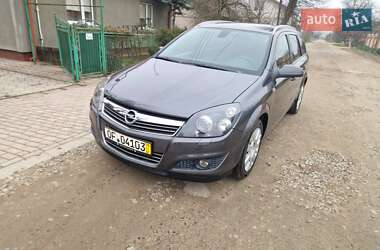 Універсал Opel Astra 2009 в Коломиї