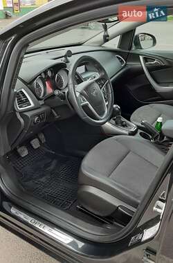 Универсал Opel Astra 2013 в 