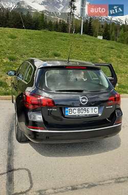 Универсал Opel Astra 2013 в 