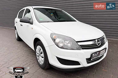 Хэтчбек Opel Astra 2009 в Каменском