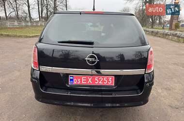 Универсал Opel Astra 2010 в 